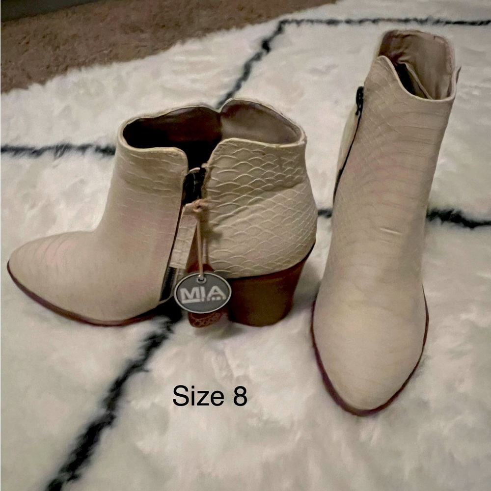 Just Fab booties. Size 8